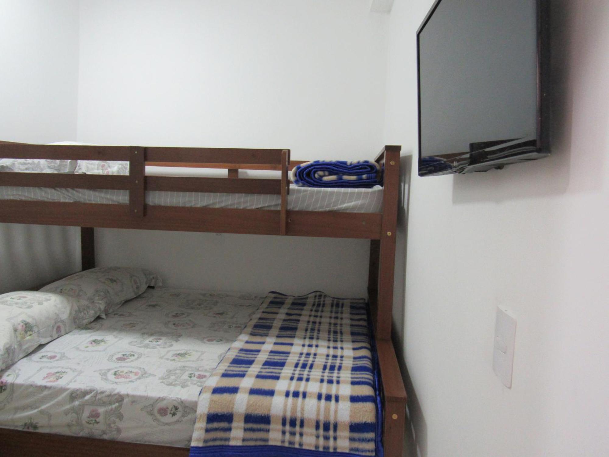 Vitoria Hostel กัวรูยุส ภายนอก รูปภาพ