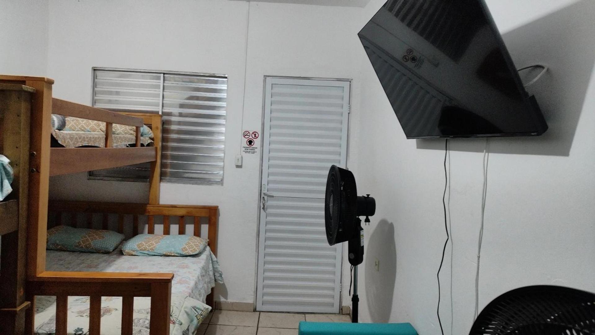 Vitoria Hostel กัวรูยุส ภายนอก รูปภาพ