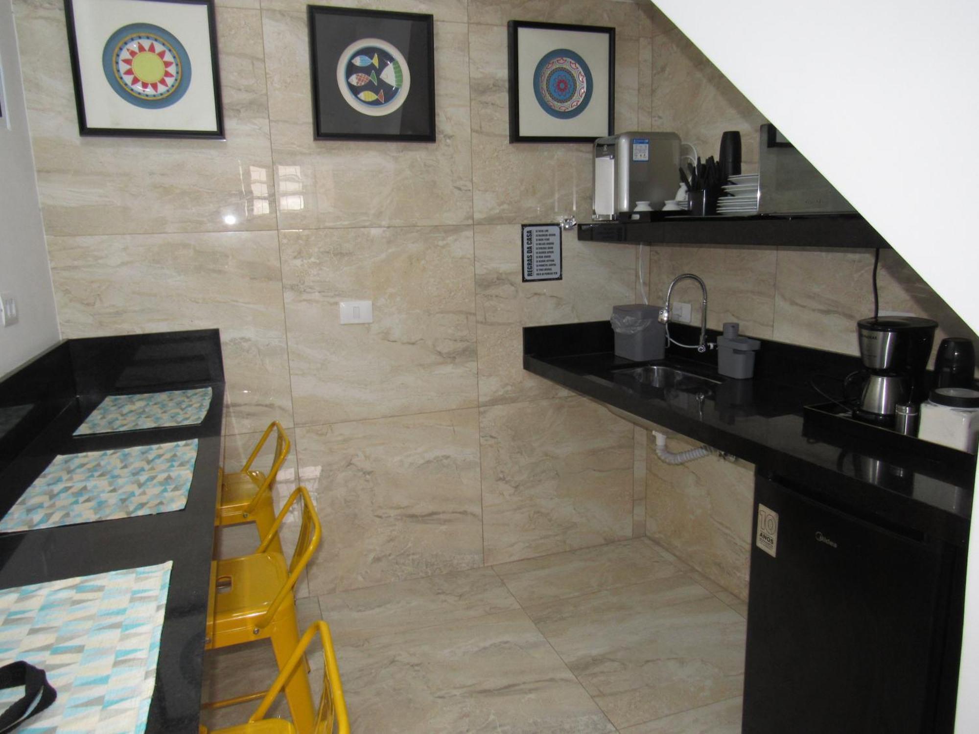 Vitoria Hostel กัวรูยุส ภายนอก รูปภาพ