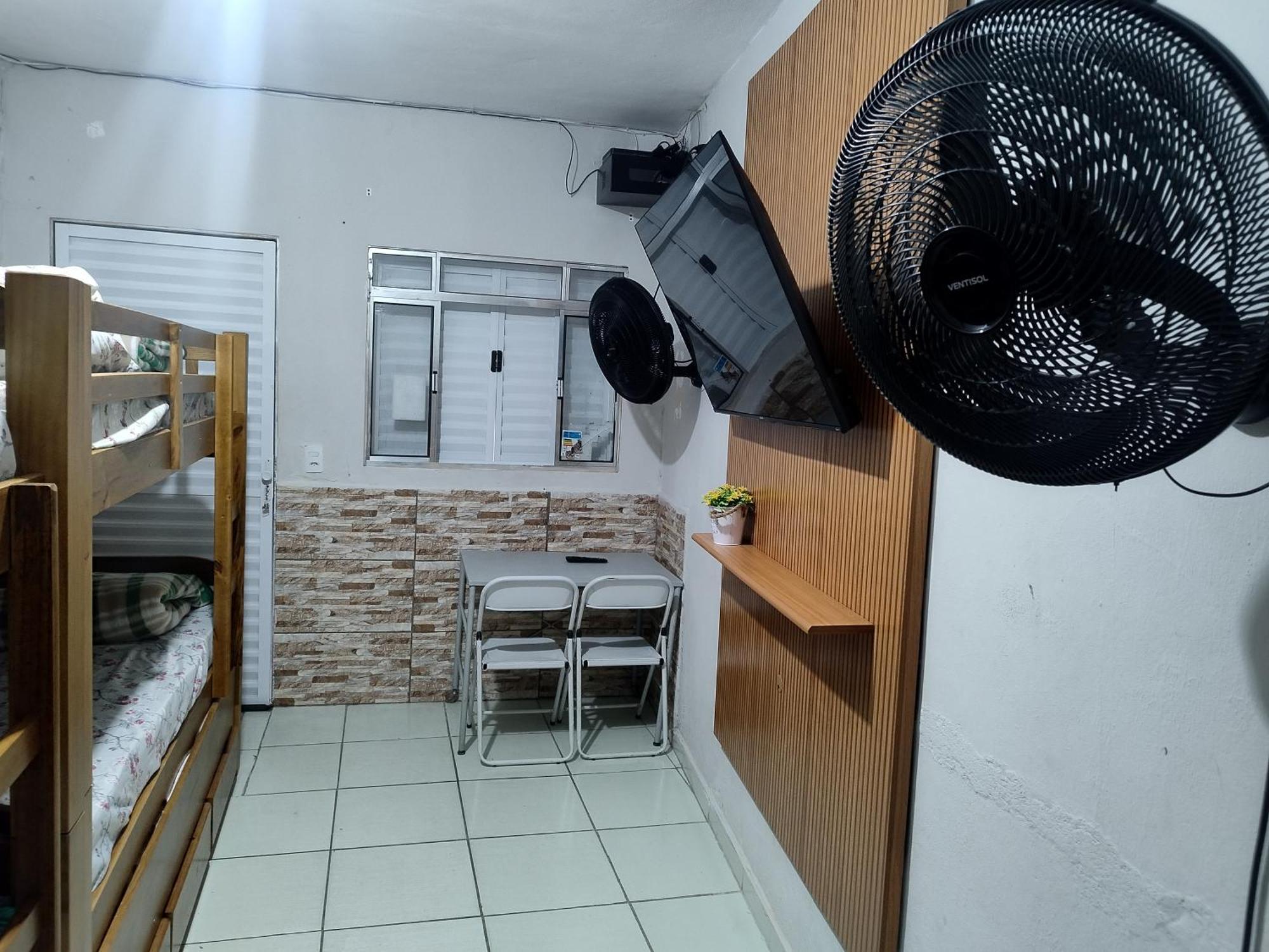 Vitoria Hostel กัวรูยุส ภายนอก รูปภาพ